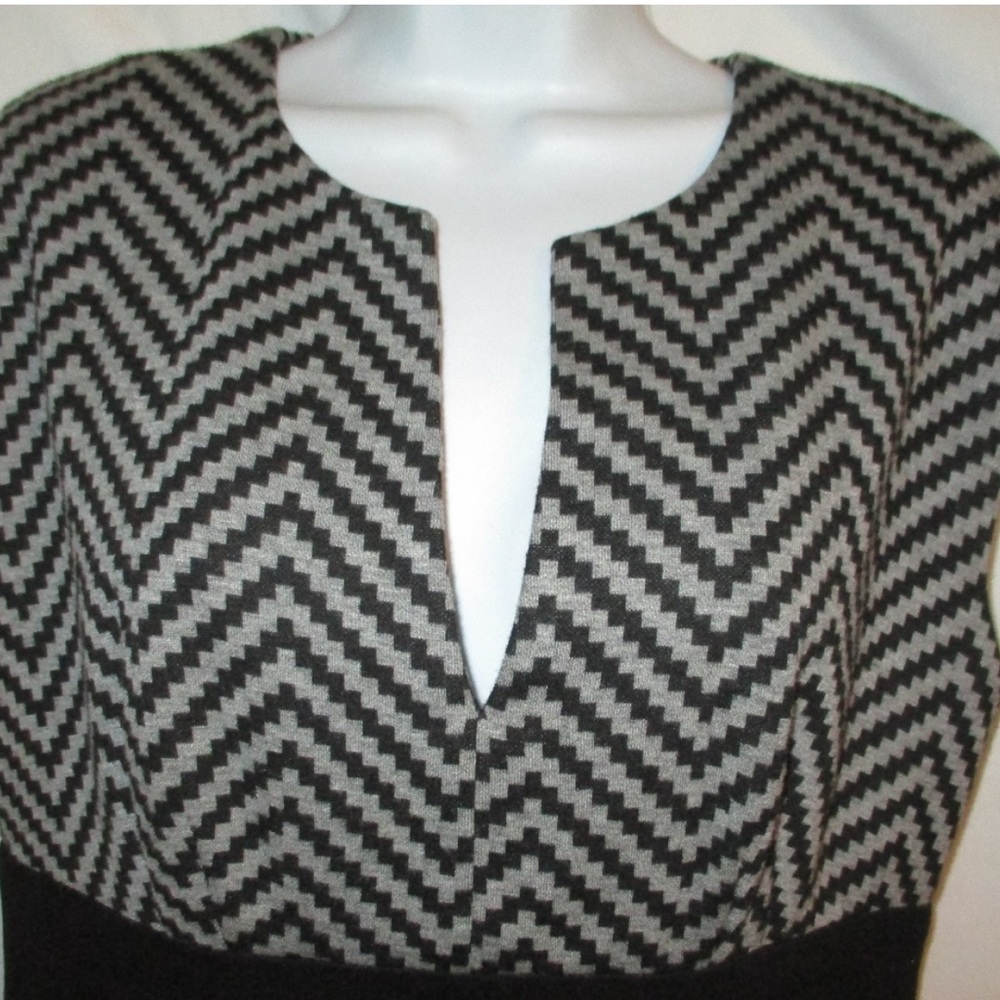 Trina Turk Business Dress - Picture 4 of 5